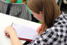 Photo of Jak zapisać się na studia administracja w Łodzi? Rekrutacja online w AHE dla mieszkańców Piotrkowa i regionu