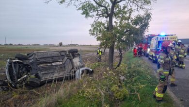 Photo of Wypadek w Cisowej. Pijany kierowca uderzył w drzewo i dachował