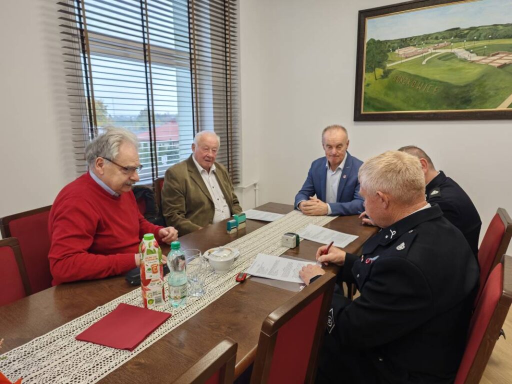Nowy wóz strażacki dla OSP Gorzkowice. Umowa już podpisana!